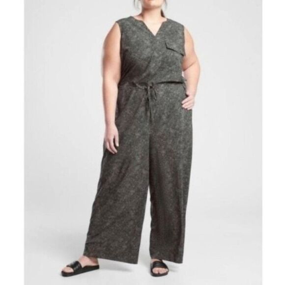 Athleta Women's Plus Size 3X Sleeveless Zip Back Active Jumpsuit - Picture 1 of 9